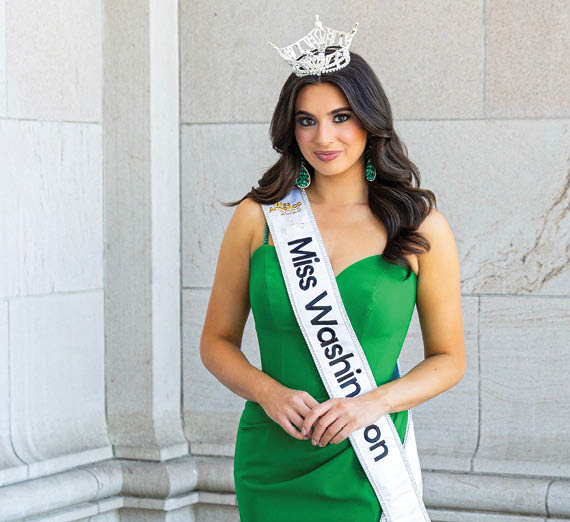 Finn in front of College Hall 